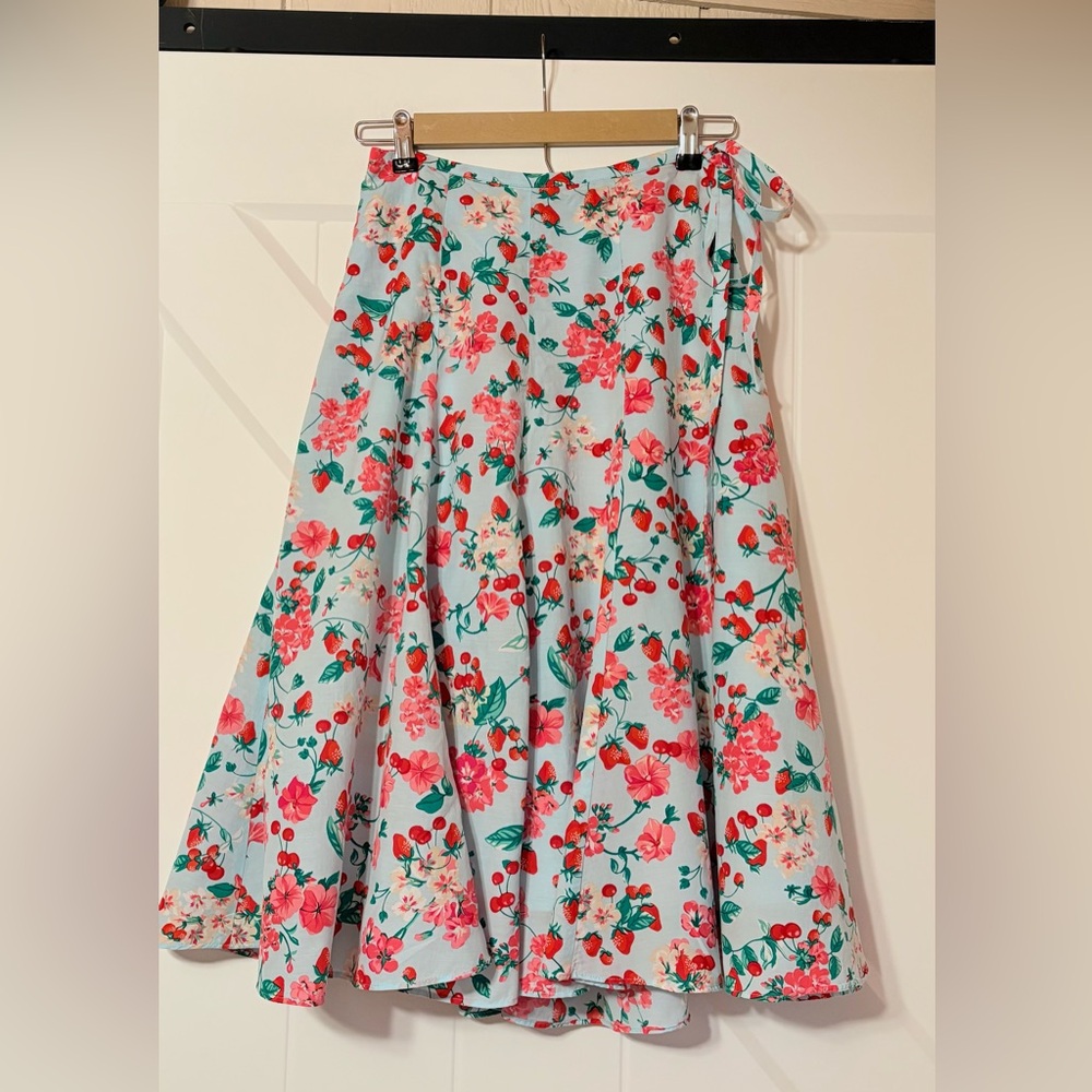 Ann Taylor Strawberry Print Maxi Skirt Petite 0 Red White Summer A-Line
